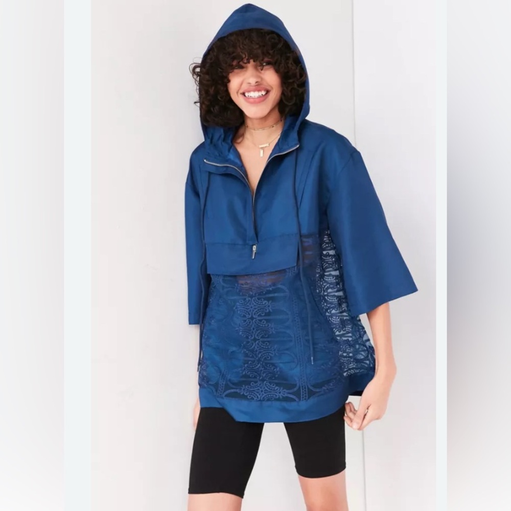 KIMCHI BLUE URBAN OUTFITTERS Navy Blue Lace Pullover sz XS